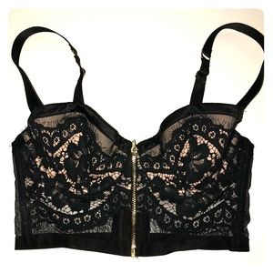 Victoria’s Secret black lace brassiere